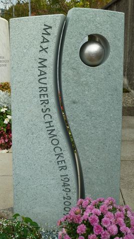 Bildhauer Näf Natursteinarbeiten - Grabmale Stein und Metall